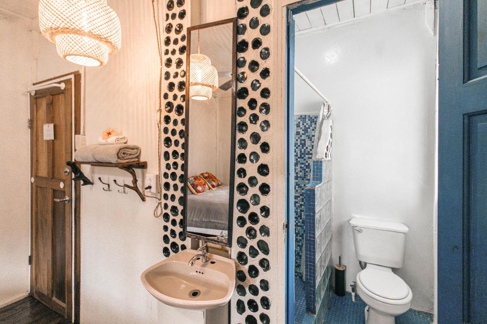 Saigon Bay Bed & Breakfast ボカス・タウン エクステリア 写真