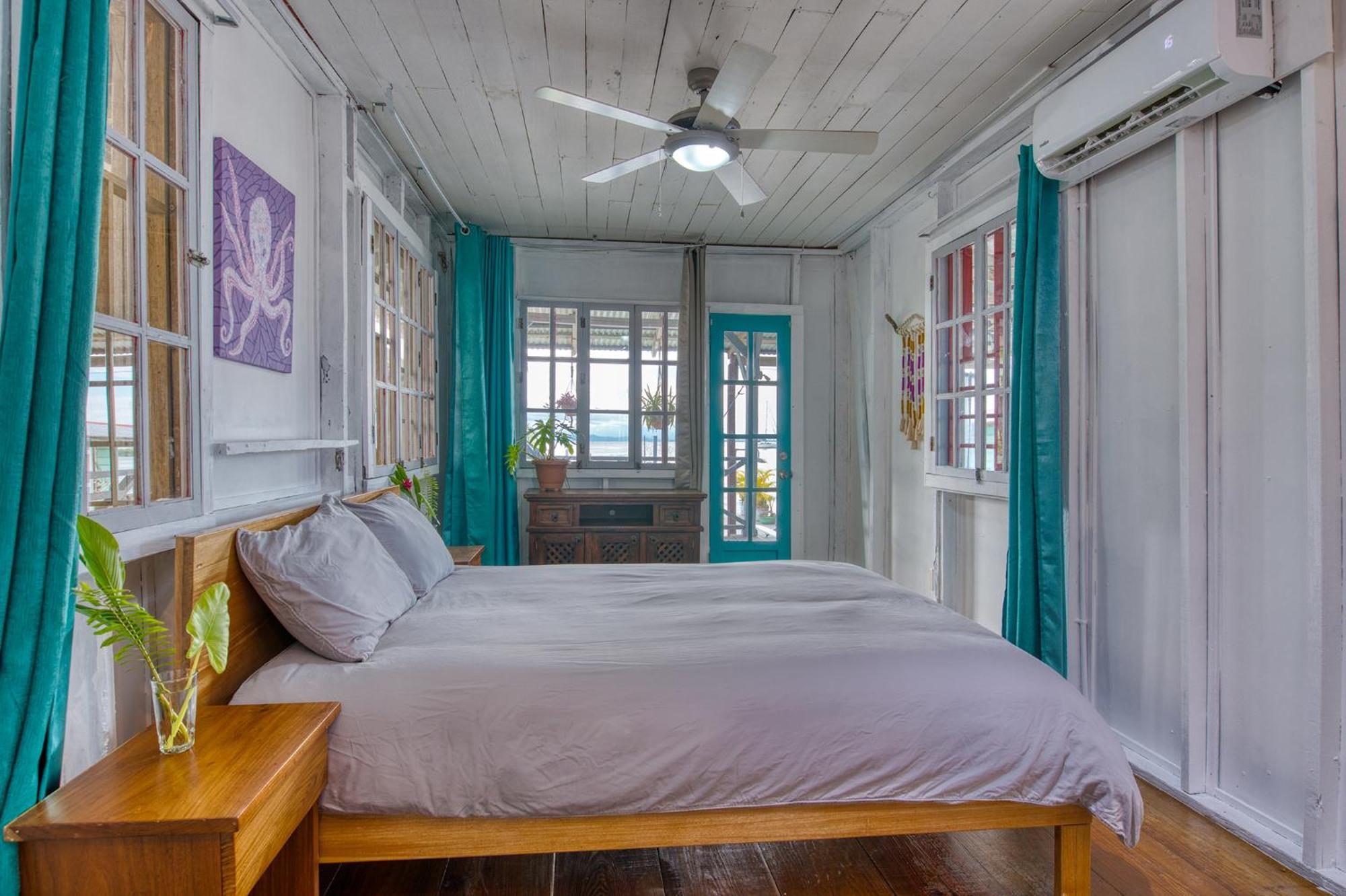 Saigon Bay Bed & Breakfast ボカス・タウン エクステリア 写真