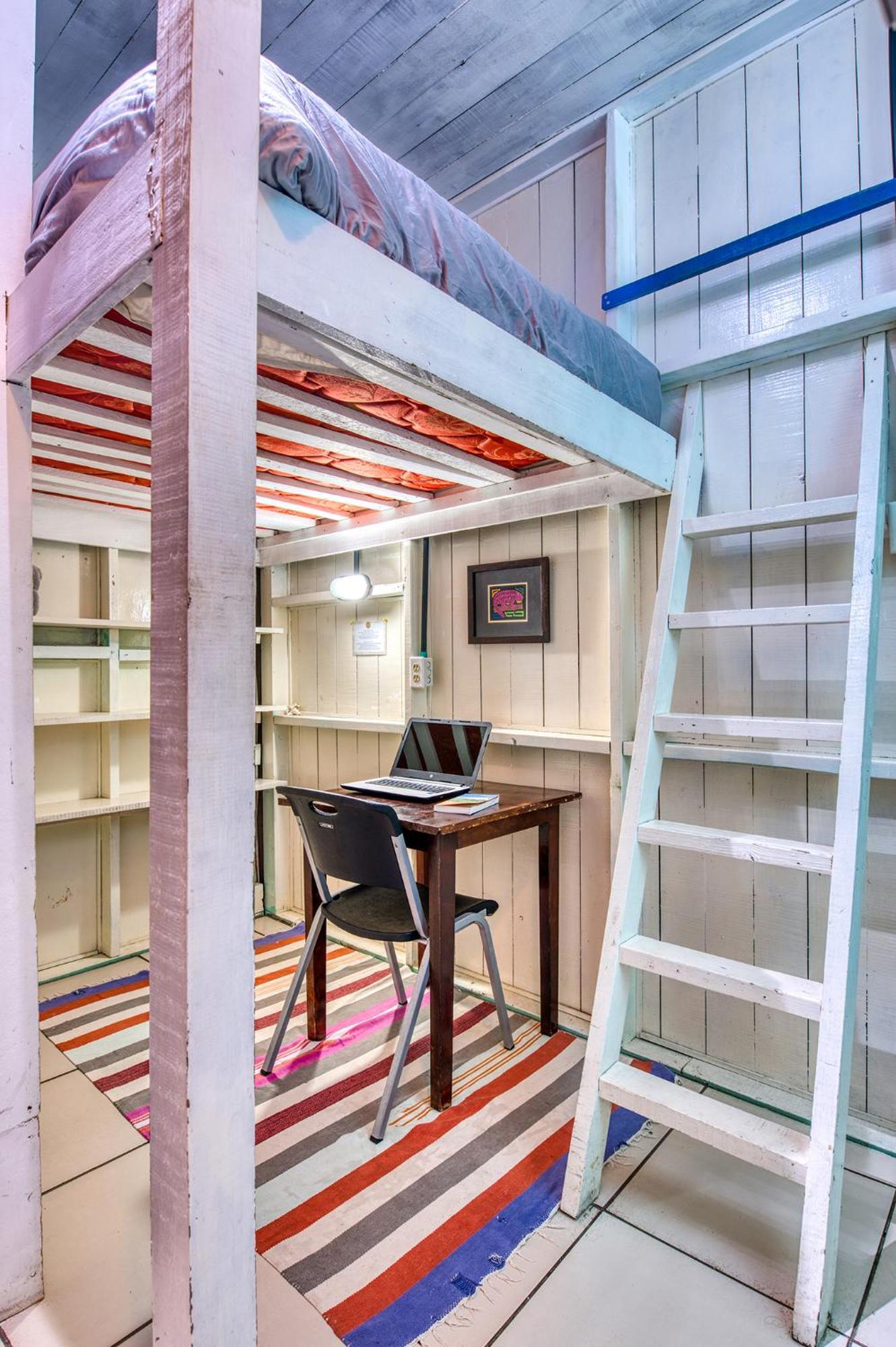 Saigon Bay Bed & Breakfast ボカス・タウン エクステリア 写真
