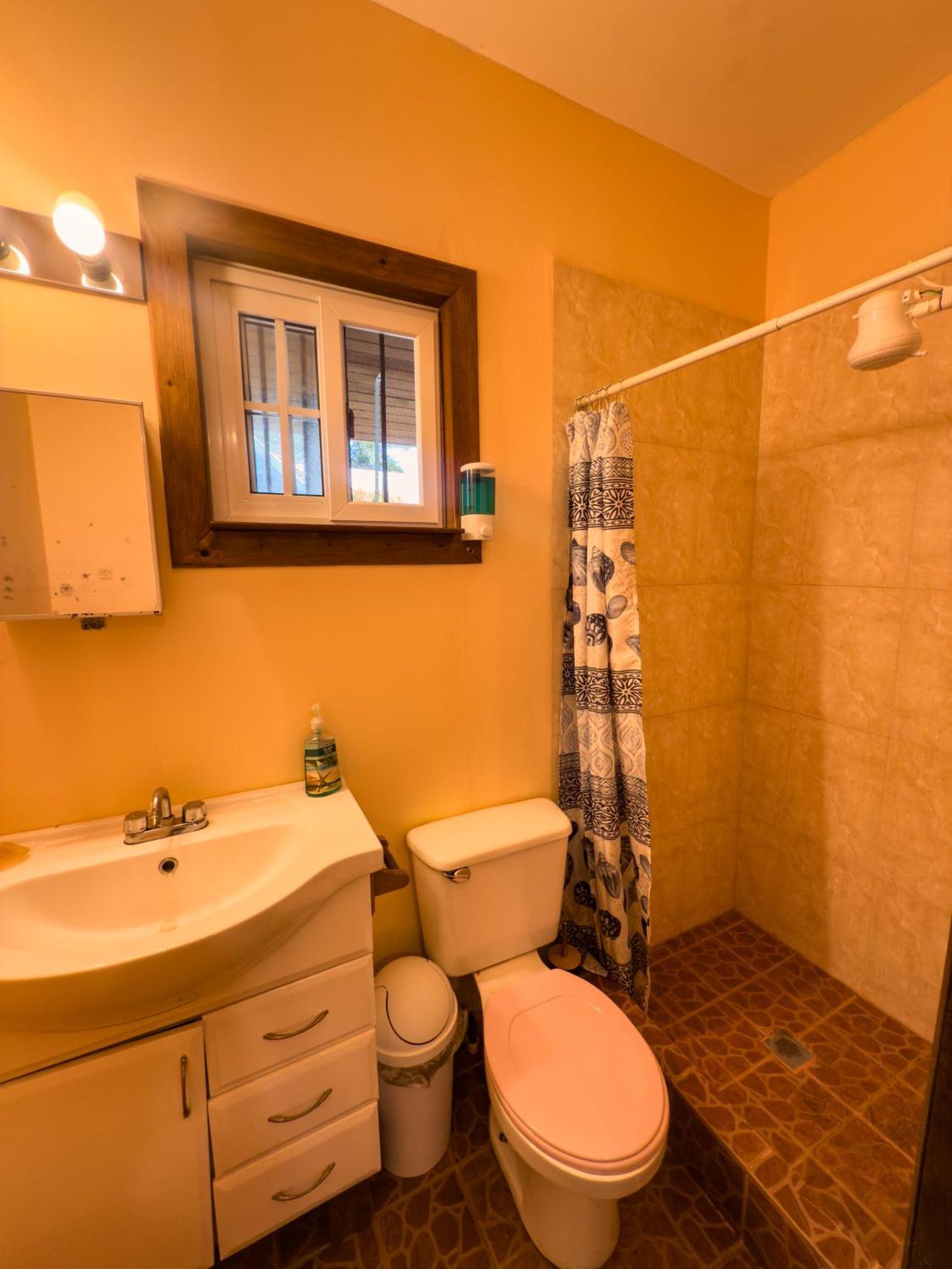 Saigon Bay Bed & Breakfast ボカス・タウン 部屋 写真